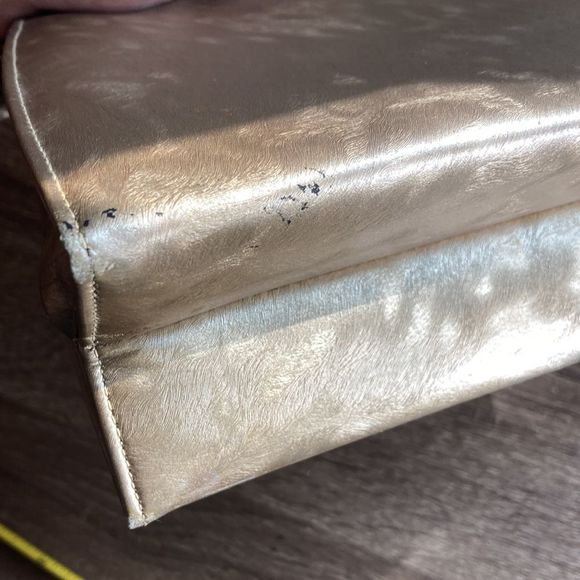 Vintage 1960’s Lenox Bags Hand Bag Gold with hand strap - Picture 14 of 14